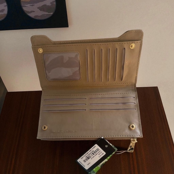 Bagley Mischka Wallet NWT Taupe - Picture 5 of 5